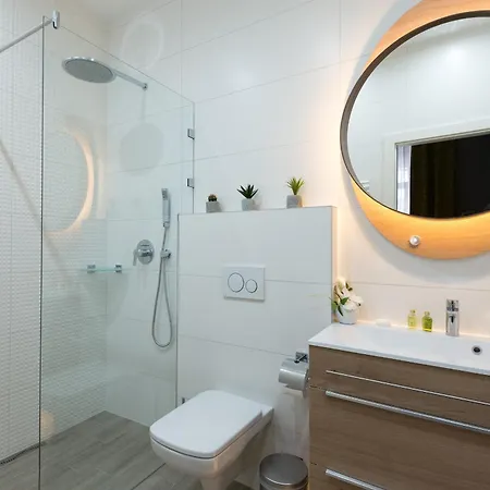 Paulay Deluxe Suites By Corall Budapest Exterior photo